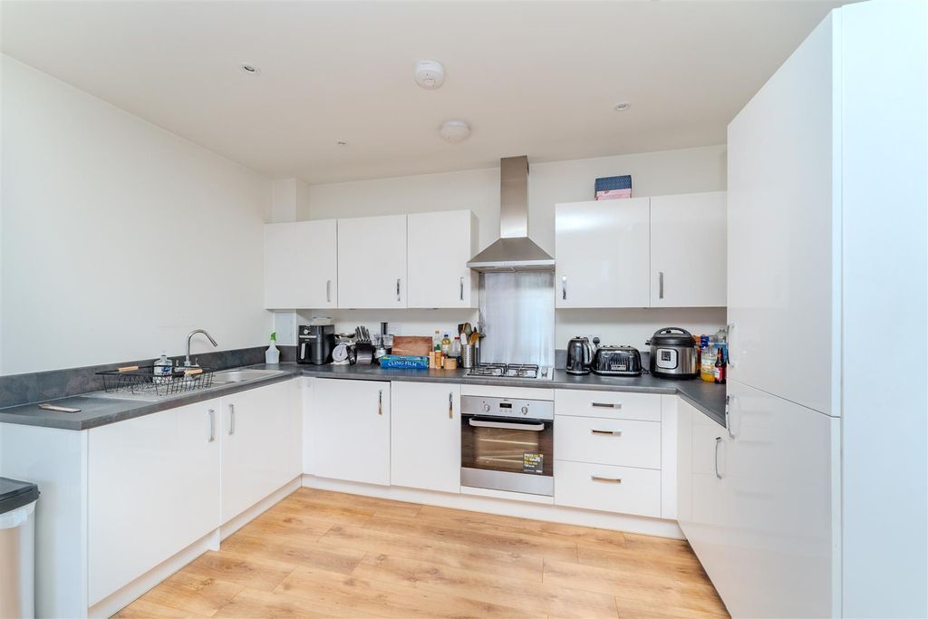 Property photo 3 of 8 8.Jpg