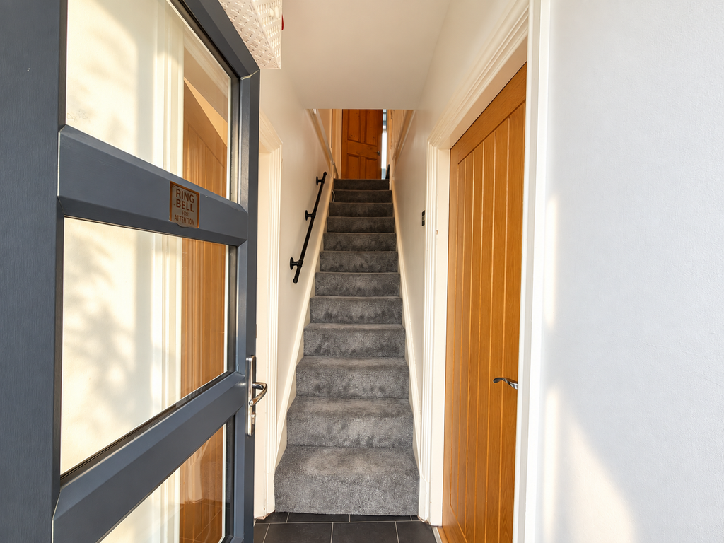 Property photo 3 of 25 Hallway