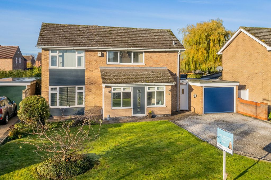 Property photo 1 of 40