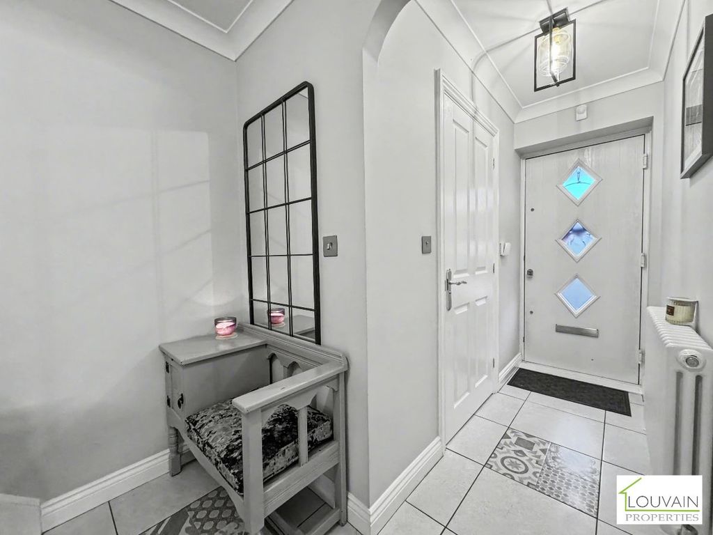 Property photo 2 of 31