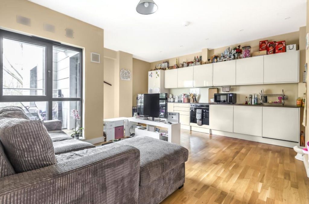 Property photo 2 of 12