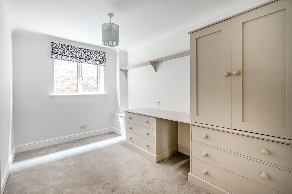 Additional image 8 of 3 bed flat for saleEastcroft Court, Albury Road, Guildford, Surrey GU1