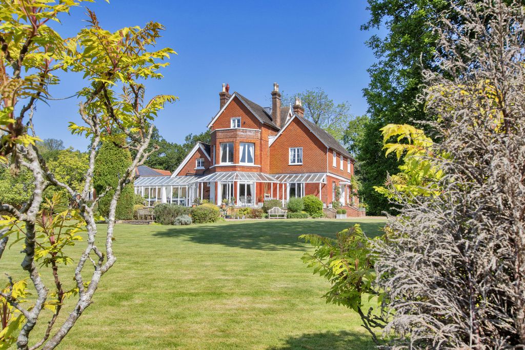 Property photo 1 of 33