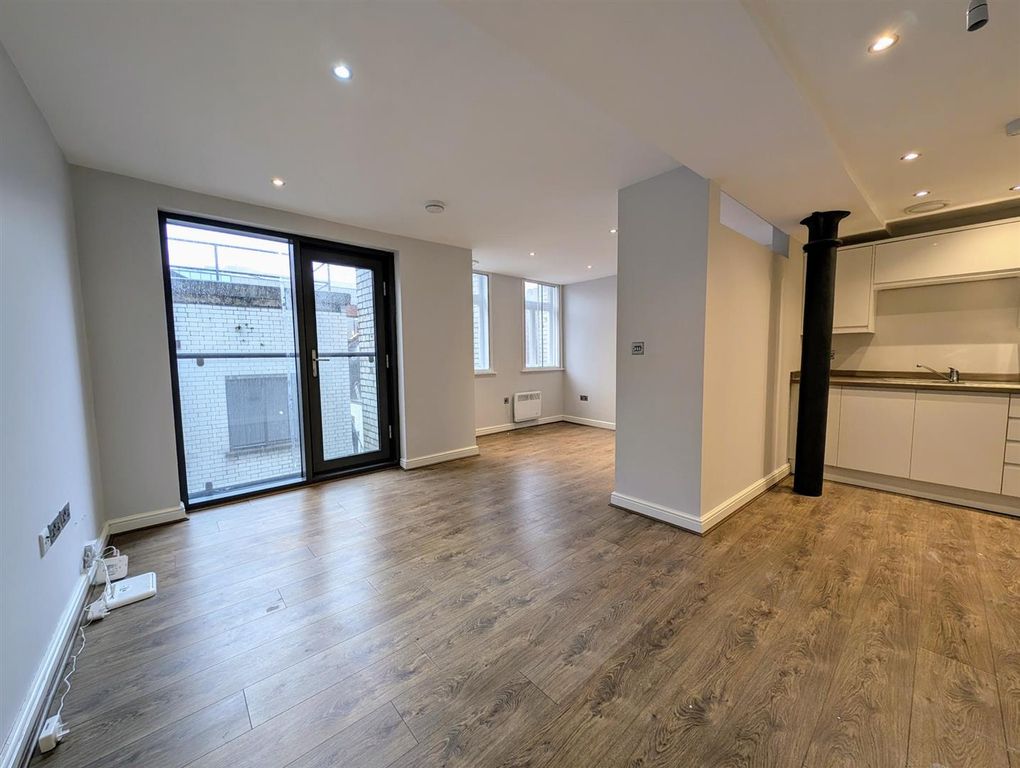 Property photo 1 of 7 Living/Dining Room.Jpg