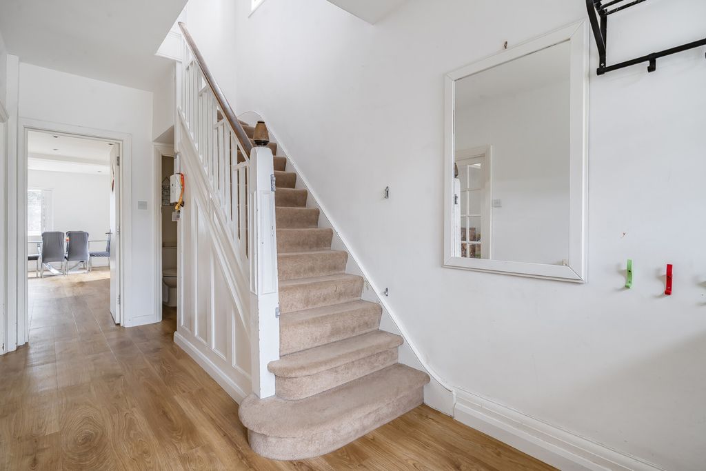 Additional image 14 of 3 bed flat for saleCroydon Road, Beckenham BR3