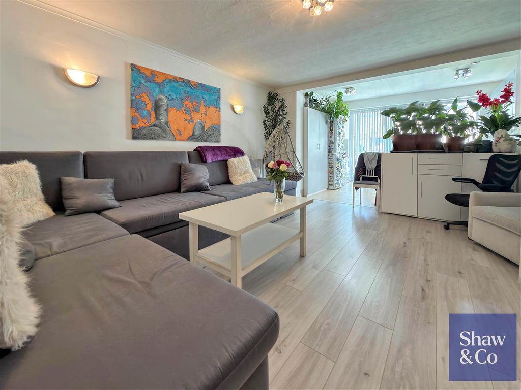 Property photo 3 of 15 Living..Jpeg