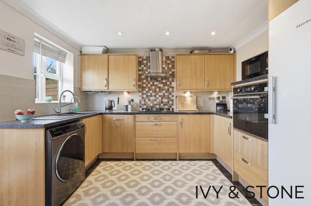 Property photo 3 of 25 5230183