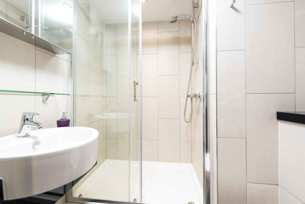 Property photo 3 of 7 Image