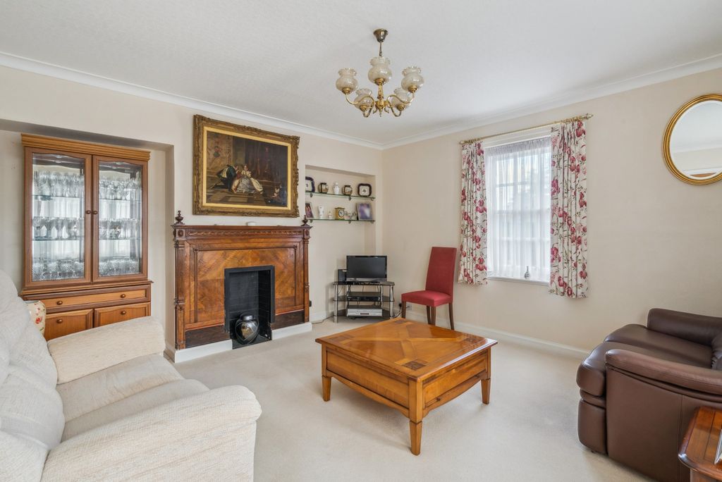 Property photo 3 of 19