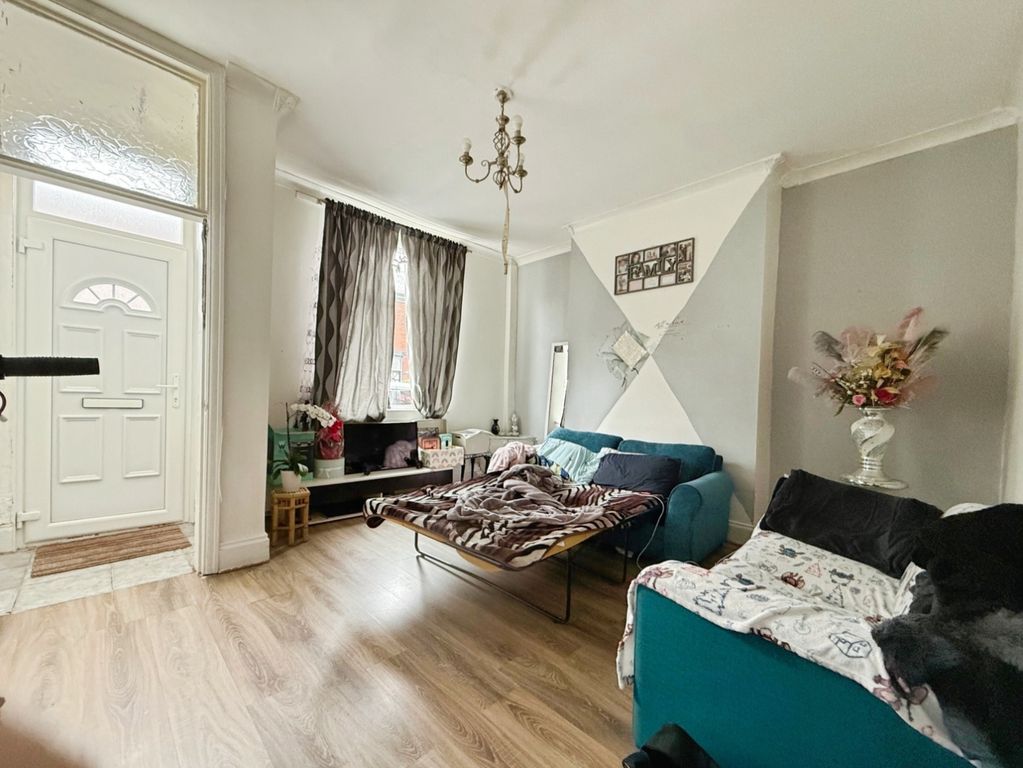 Property photo 2 of 12 Pbox-Img.Jpg
