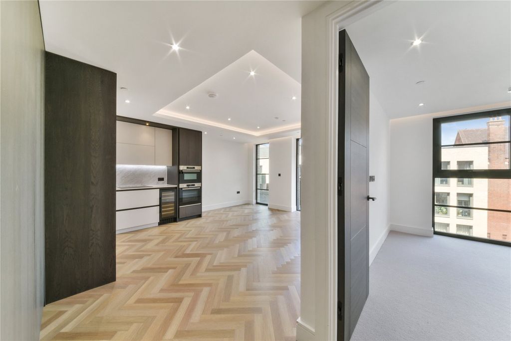 Property photo 2 of 18 Picture No. 04