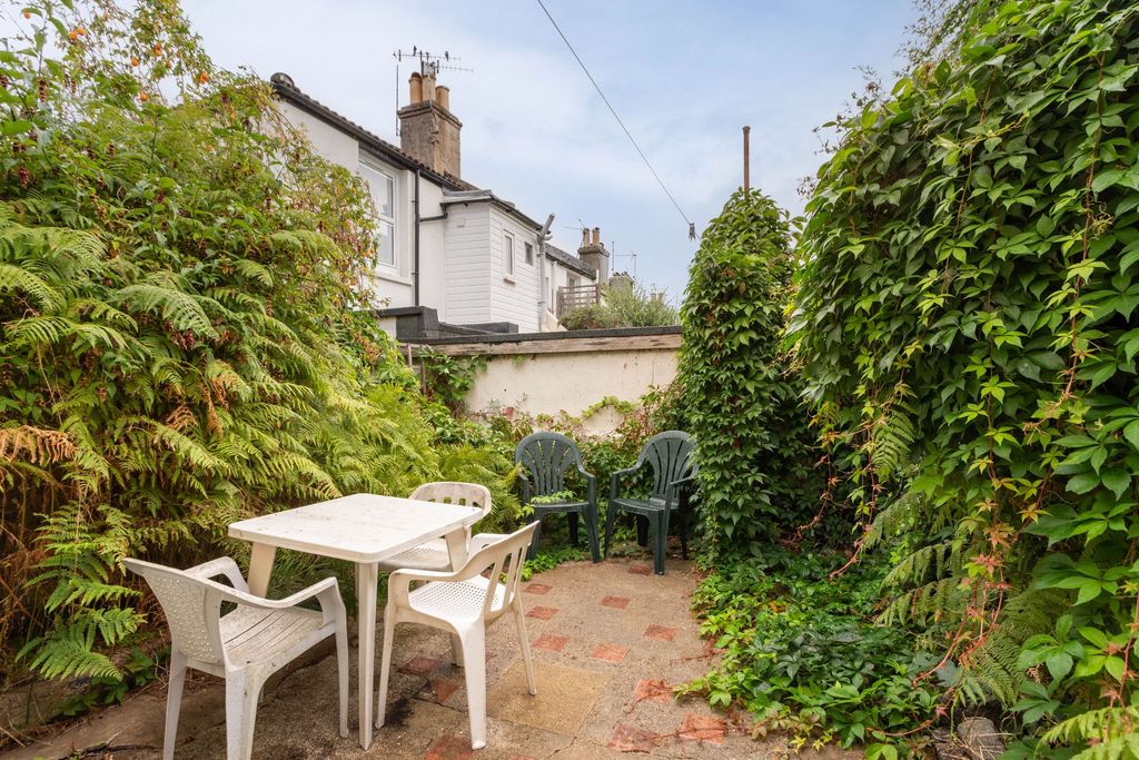 Property photo 3 of 13