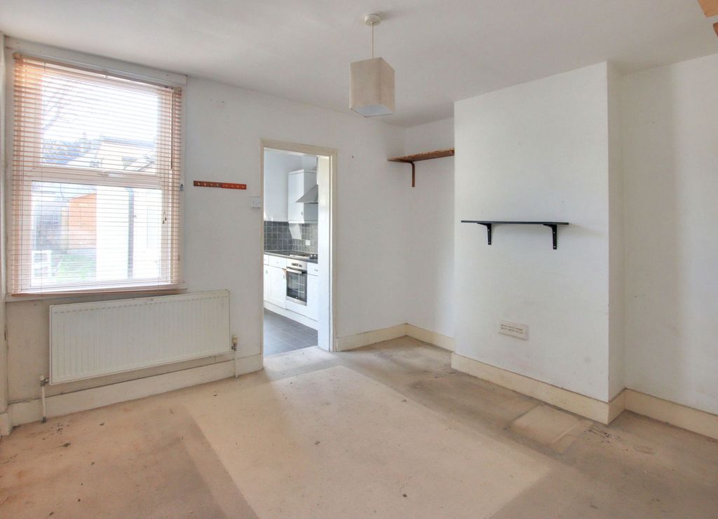 Property photo 3 of 9