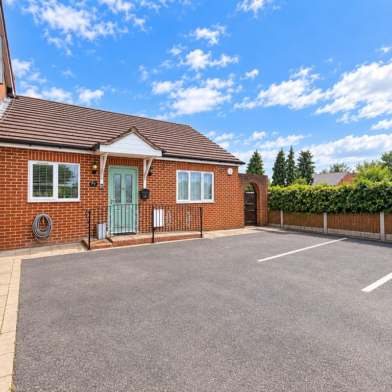 Property photo 1 of 9 2 Bedroom Semi-Detached Bungalow For Sale – Ub3