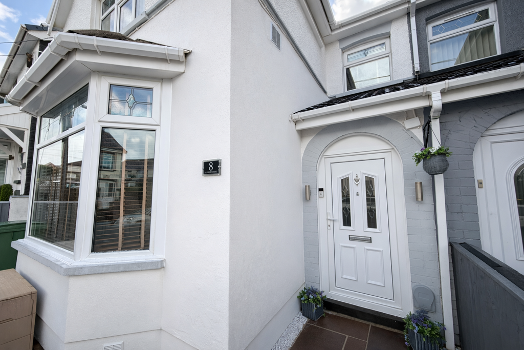 Property photo 2 of 25 Front (Exterior)