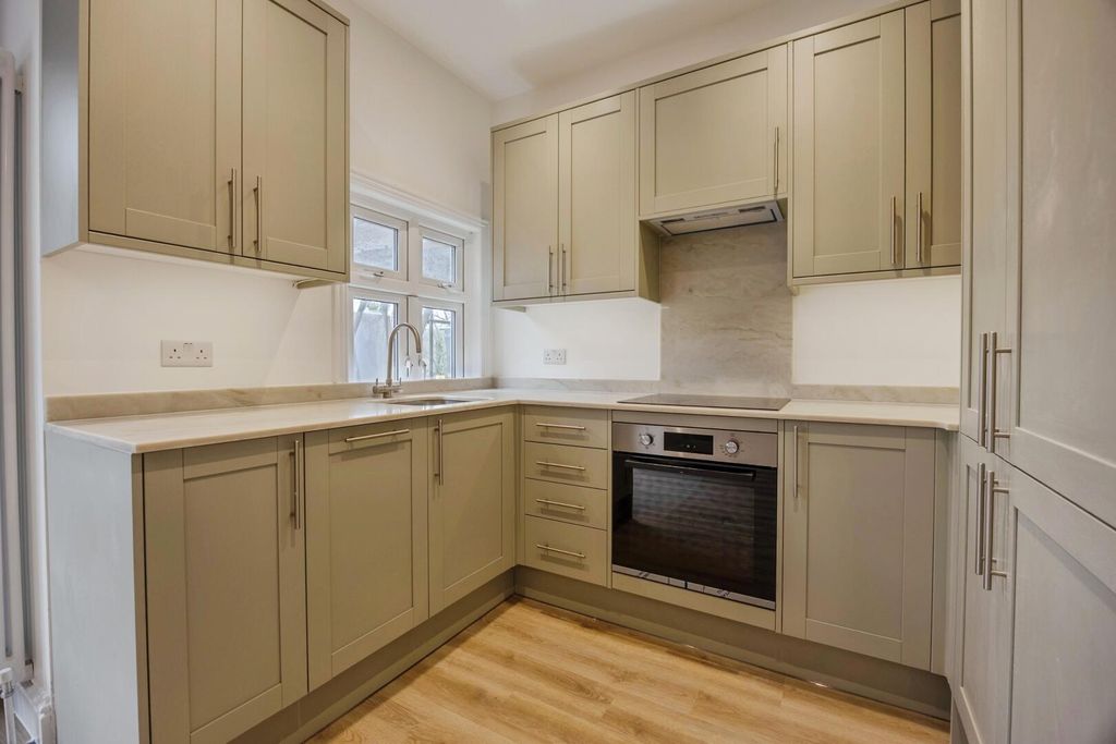 Property photo 1 of 19 Kitchen