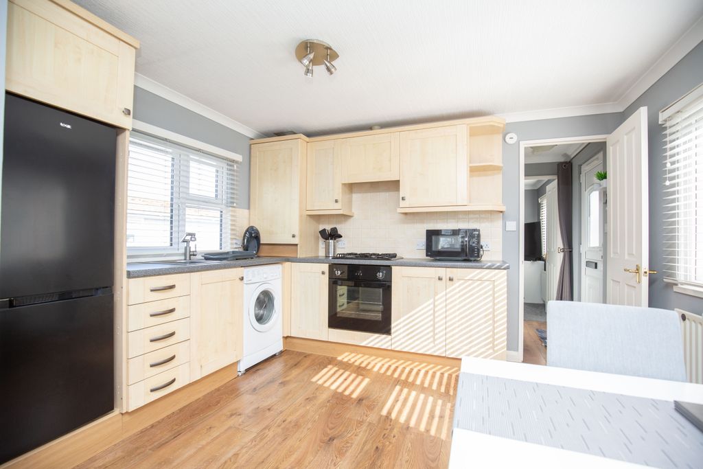 Property photo 3 of 10 Untitled-6