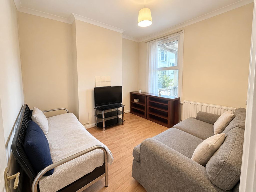 Property photo 1 of 4
