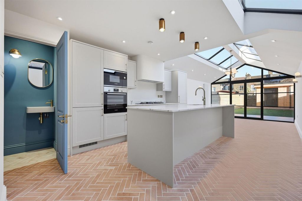 Property photo 2 of 32 10.Jpg