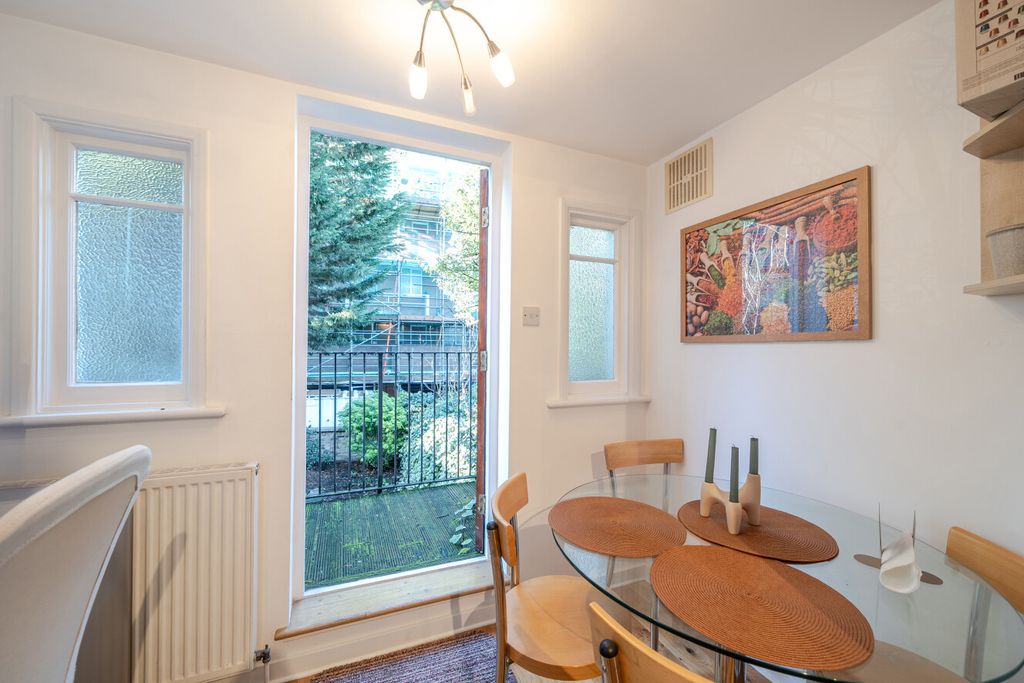 Property photo 3 of 12 1400054-6-696A1F3...