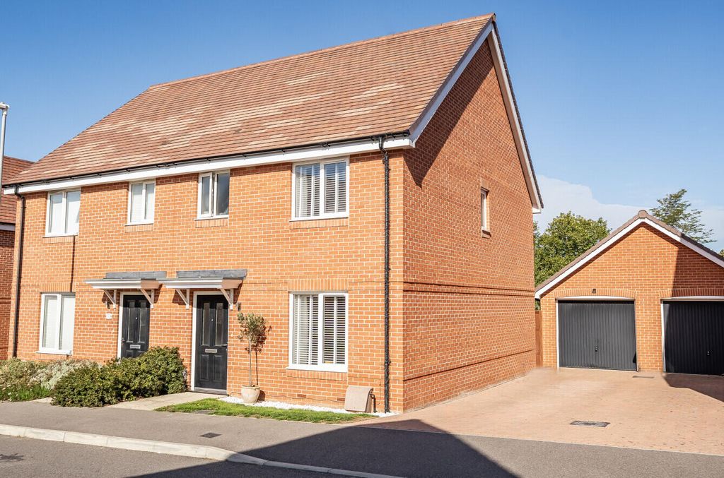 Property photo 2 of 20 Front (Exterior)