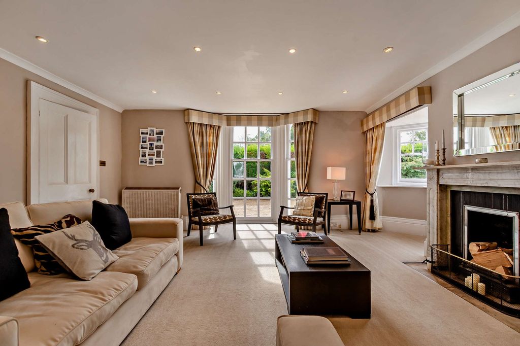 Property photo 2 of 36