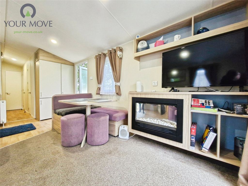 Property photo 3 of 25 Picture No. 06