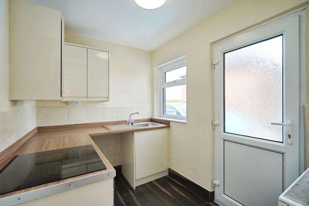 Property photo 3 of 13 Kitchen