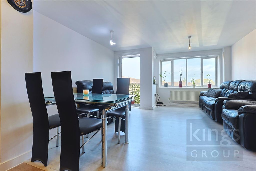 Property photo 2 of 24