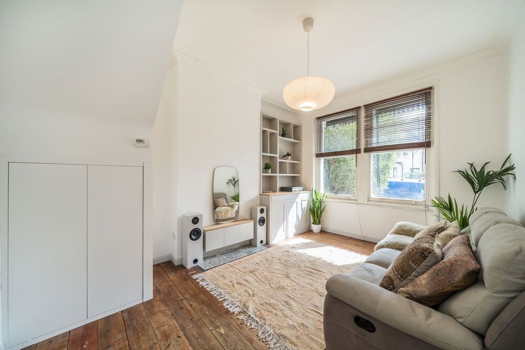 Property photo 2 of 8