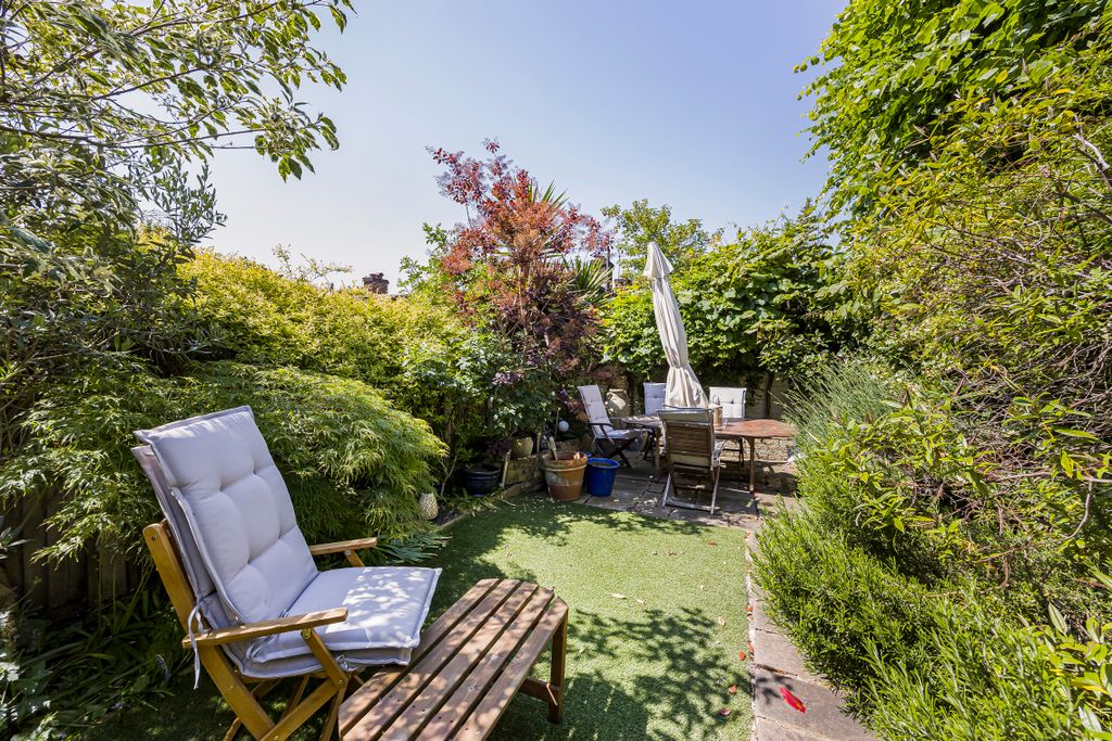 Property photo 3 of 18