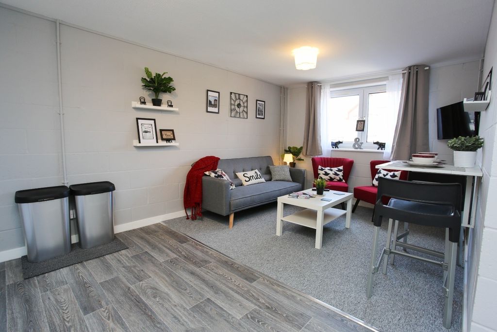 Property photo 2 of 7 4321021