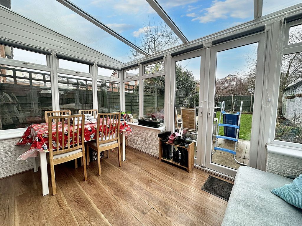 Property photo 3 of 12 Conservatory