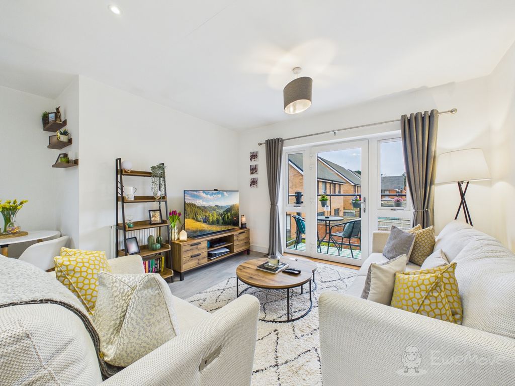 Property photo 3 of 10 Living Room