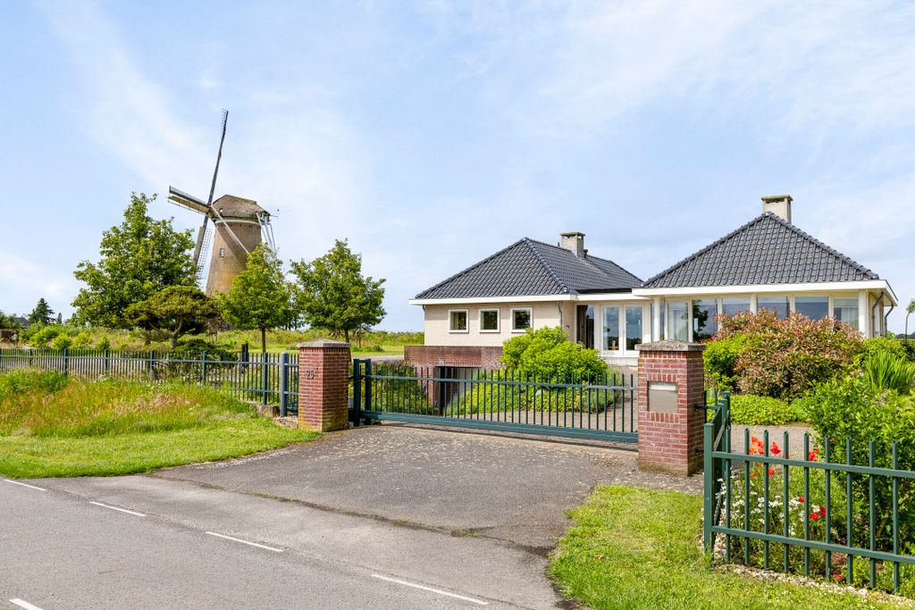 Property photo 3 of 50