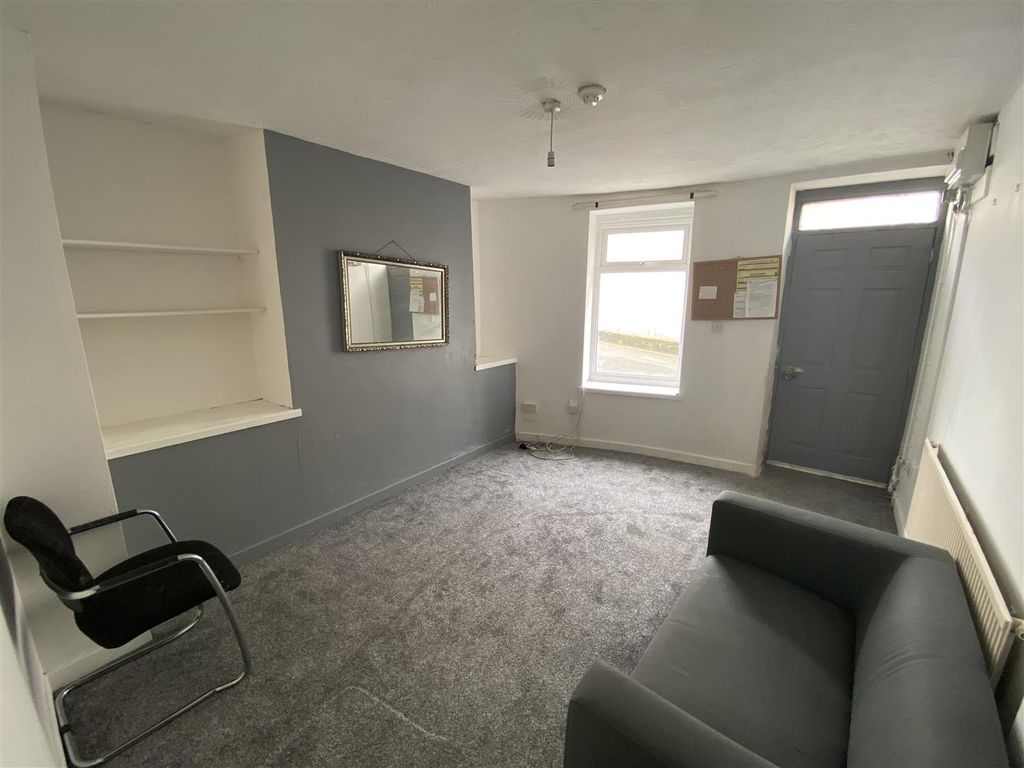 Property photo 1 of 4 Living Room - 72A Park.Jpg