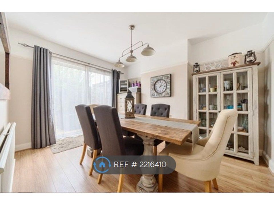 Property photo 3 of 10 Dining Room