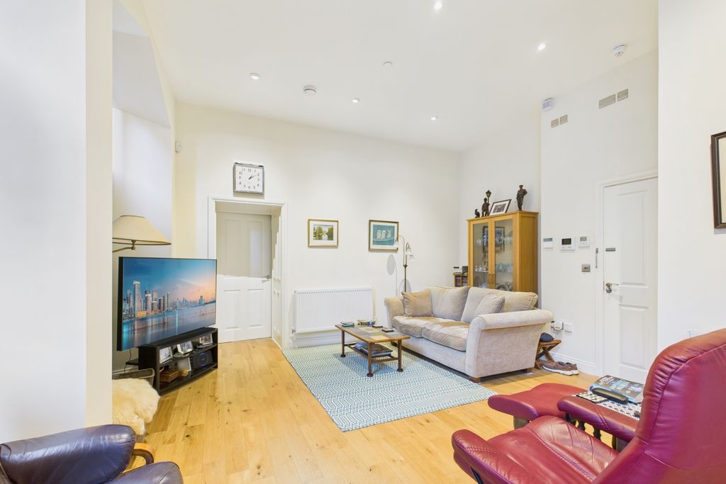 Property photo 3 of 12 Picture No. 28