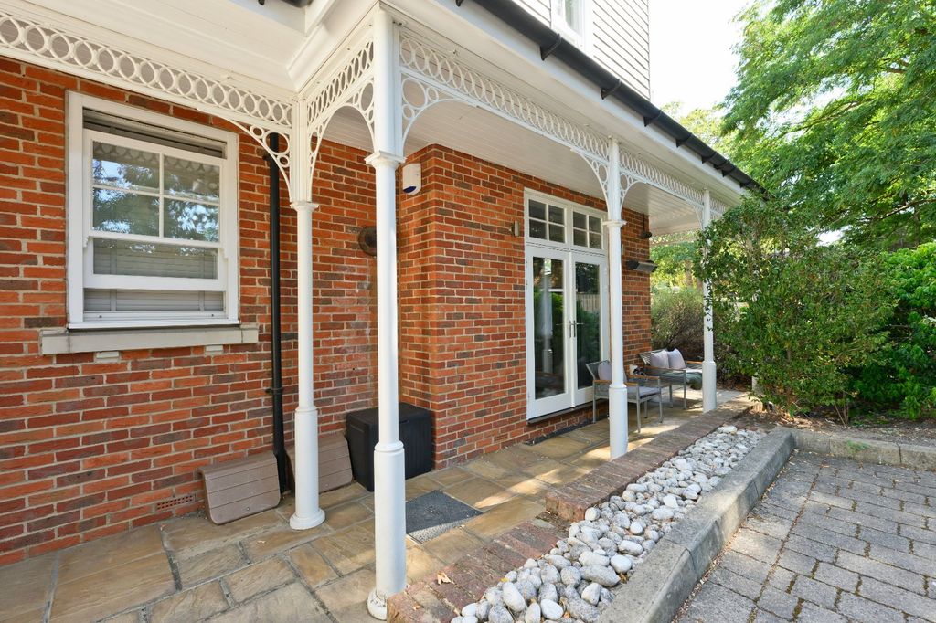 Property photo 3 of 11 Terrace