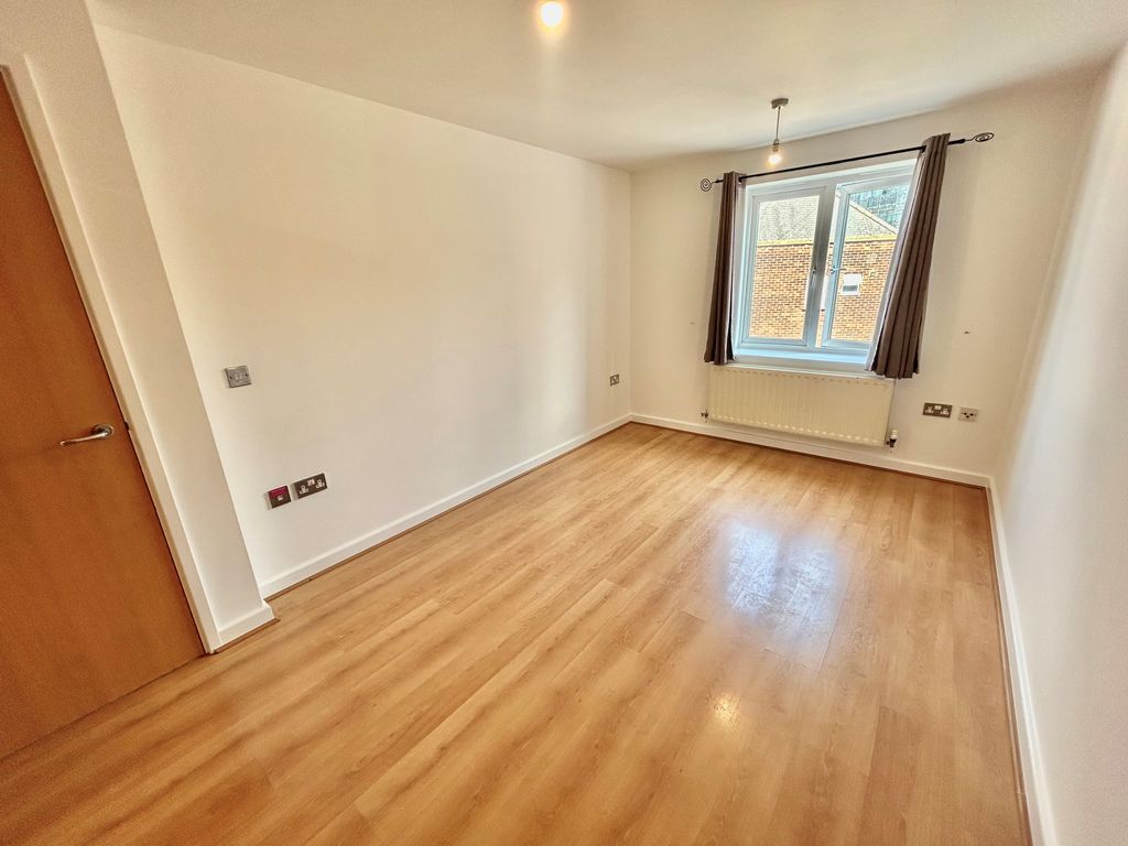 Property photo 3 of 12 Image