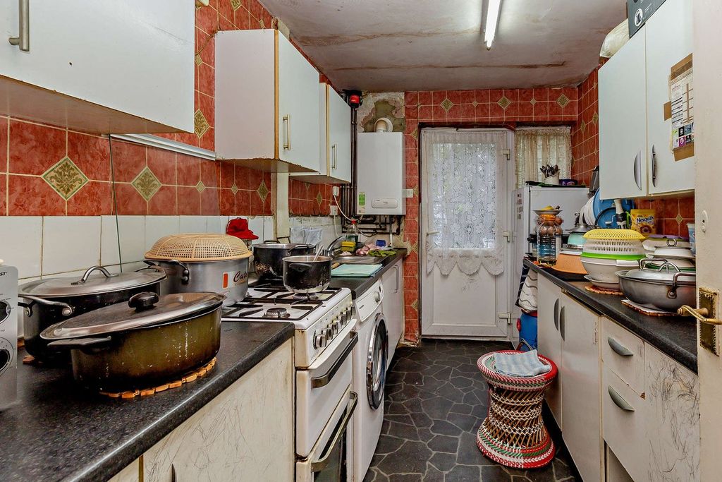 Property photo 3 of 19