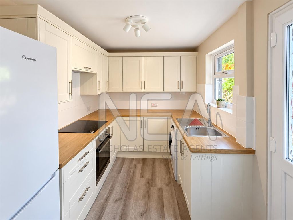 Property photo 3 of 21 Kitchen