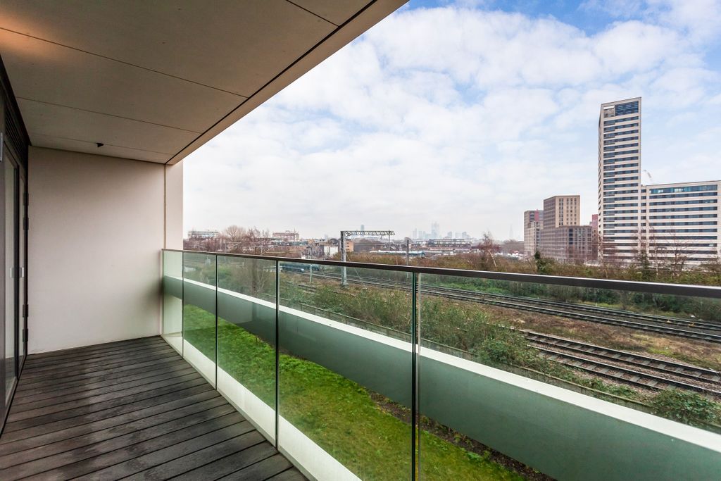 Property photo 3 of 7 230120195_Ptcnl_Flat