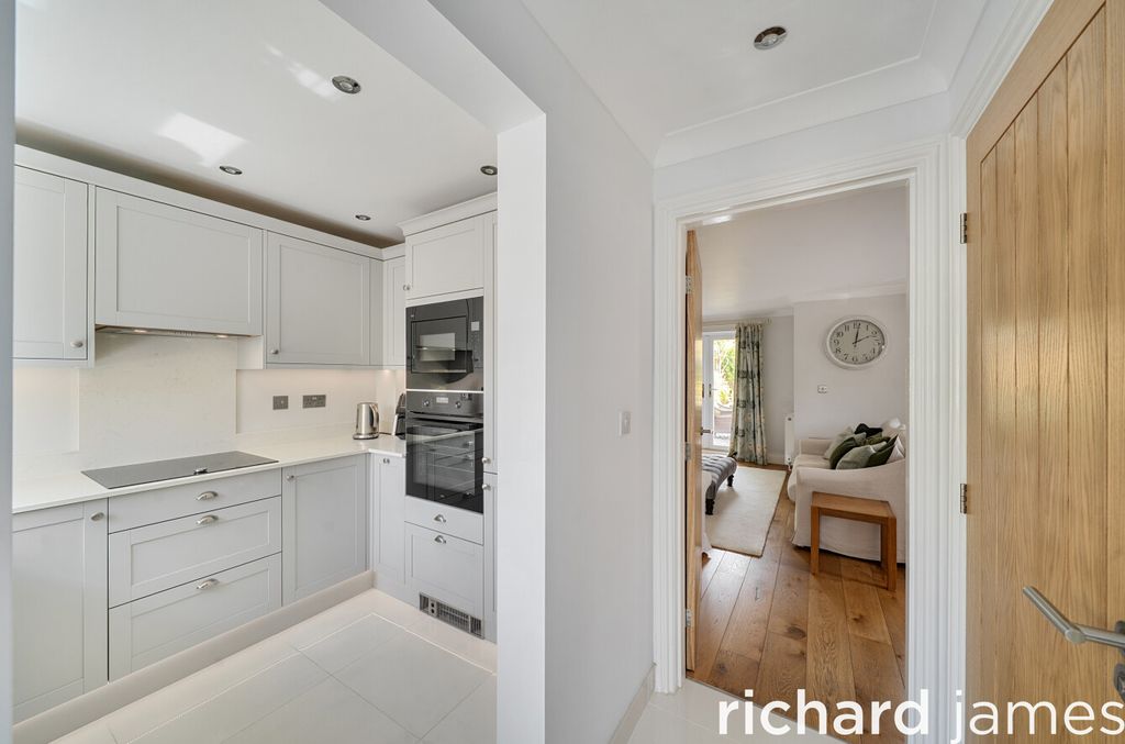 Property photo 2 of 17 2Cb69455c7Ab4B9B823c73177A95Cffb