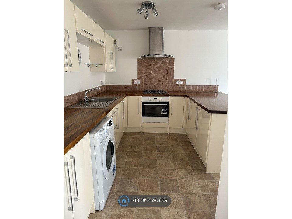 Property photo 2 of 20 Kitchen