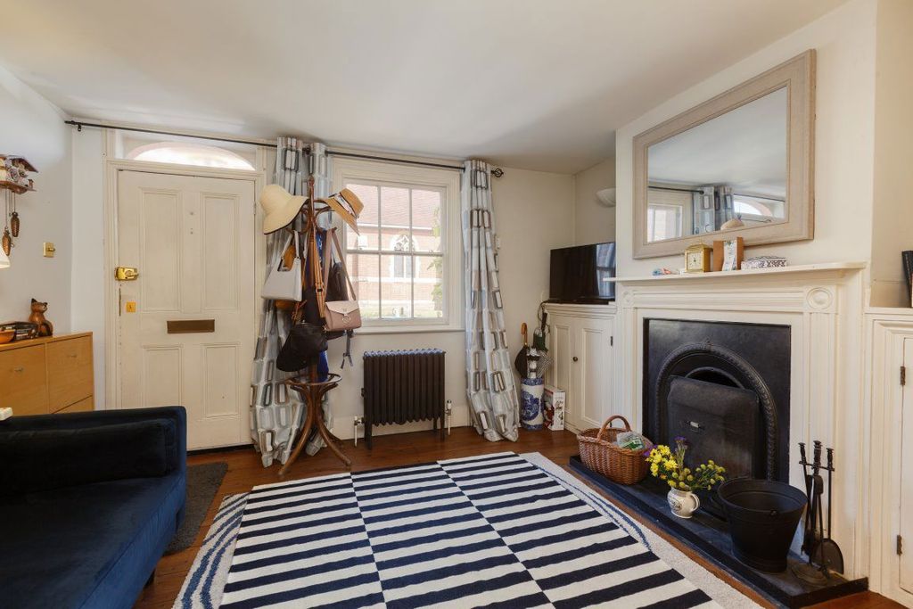 Property photo 3 of 8