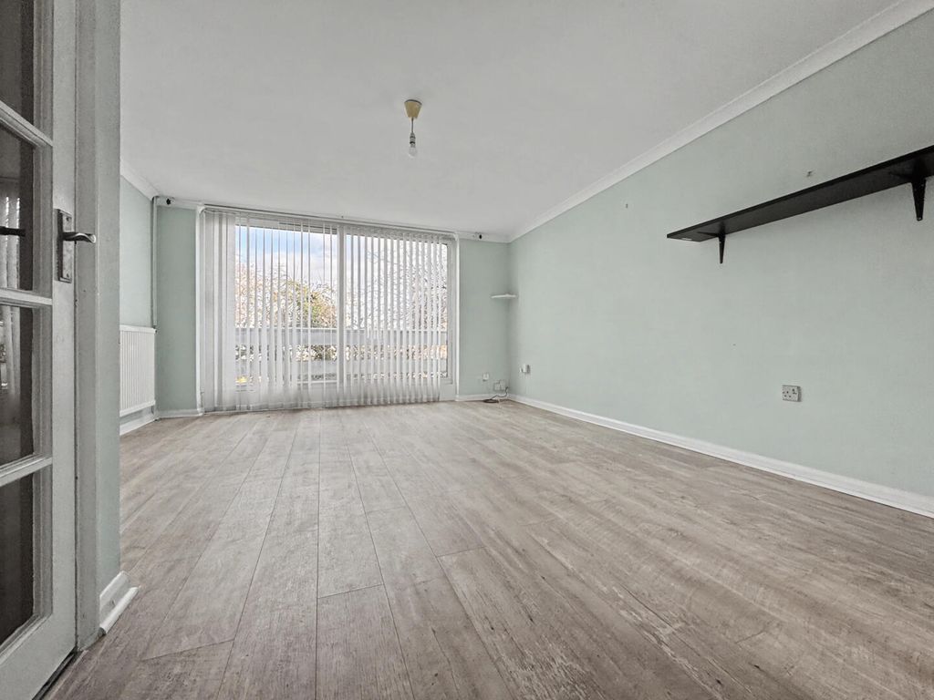 Property photo 2 of 7 Living Room