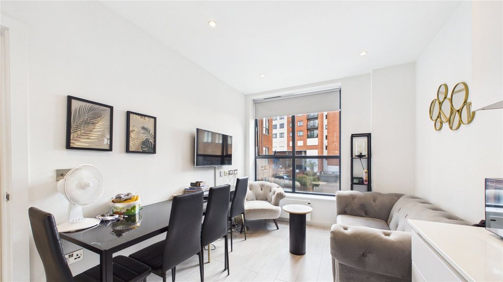 Property photo 3 of 5 Picture 3