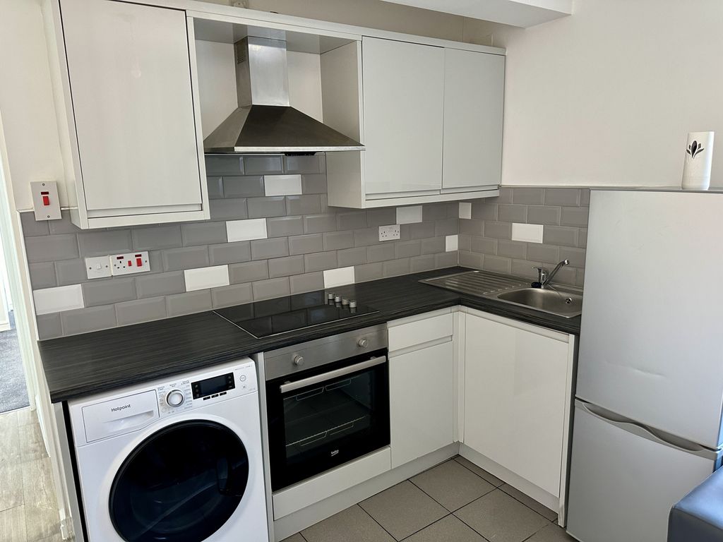 Property photo 3 of 5 Gallery