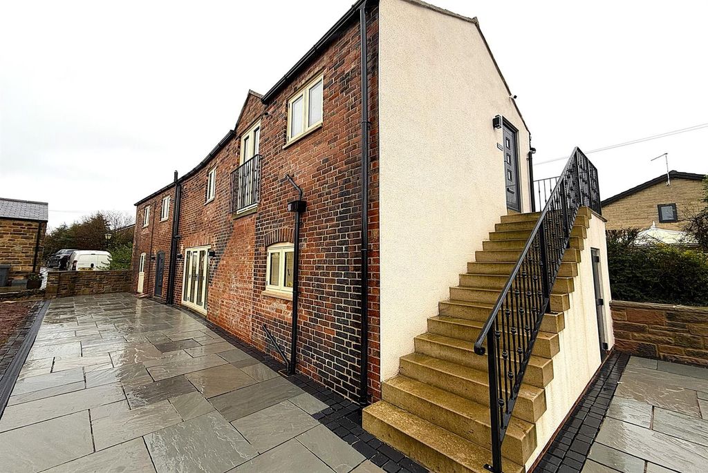 Property photo 2 of 13 Front 2nd.Jpg